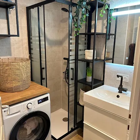 Apartment T3 Cosy Refait A Neuf Avec Vue Et Montagnes Et Avec Garage